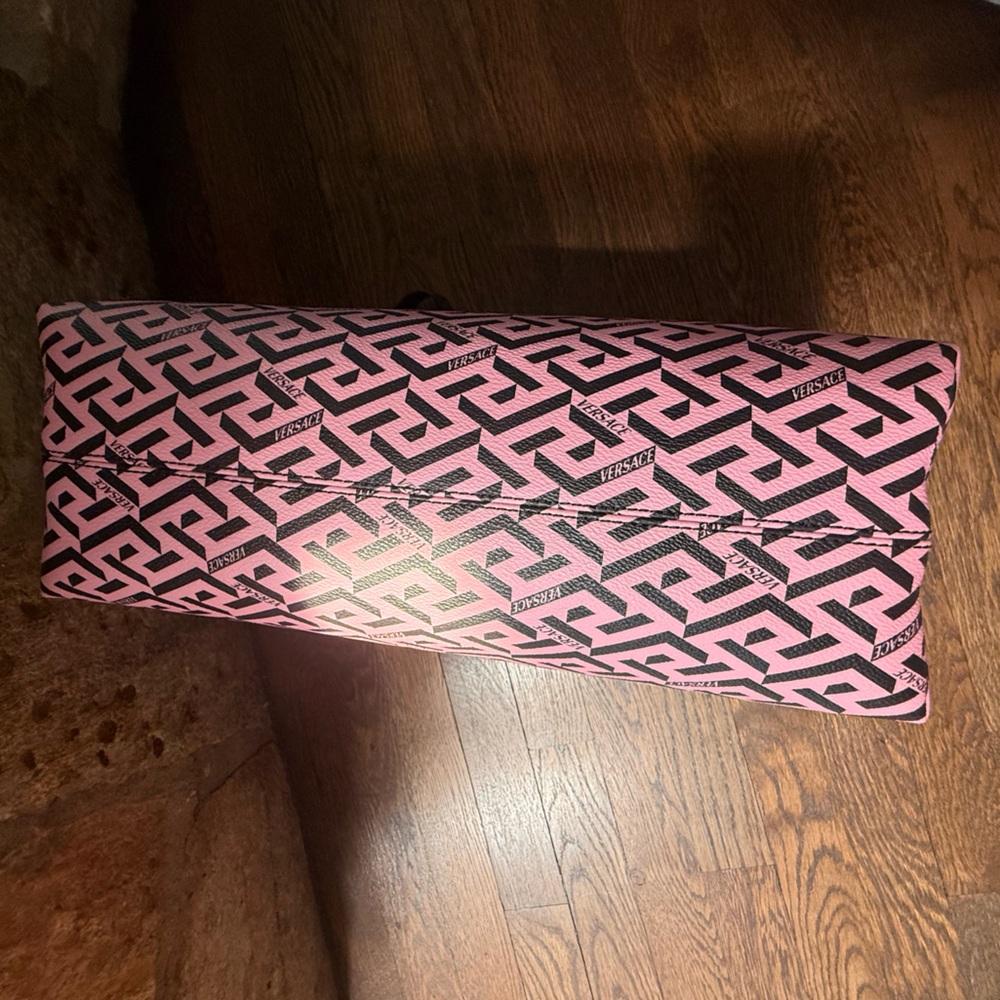 NEW Versace Geometric Pink and Black Tote with dust bag NWT AUTHENTIC - Picture 11 of 17